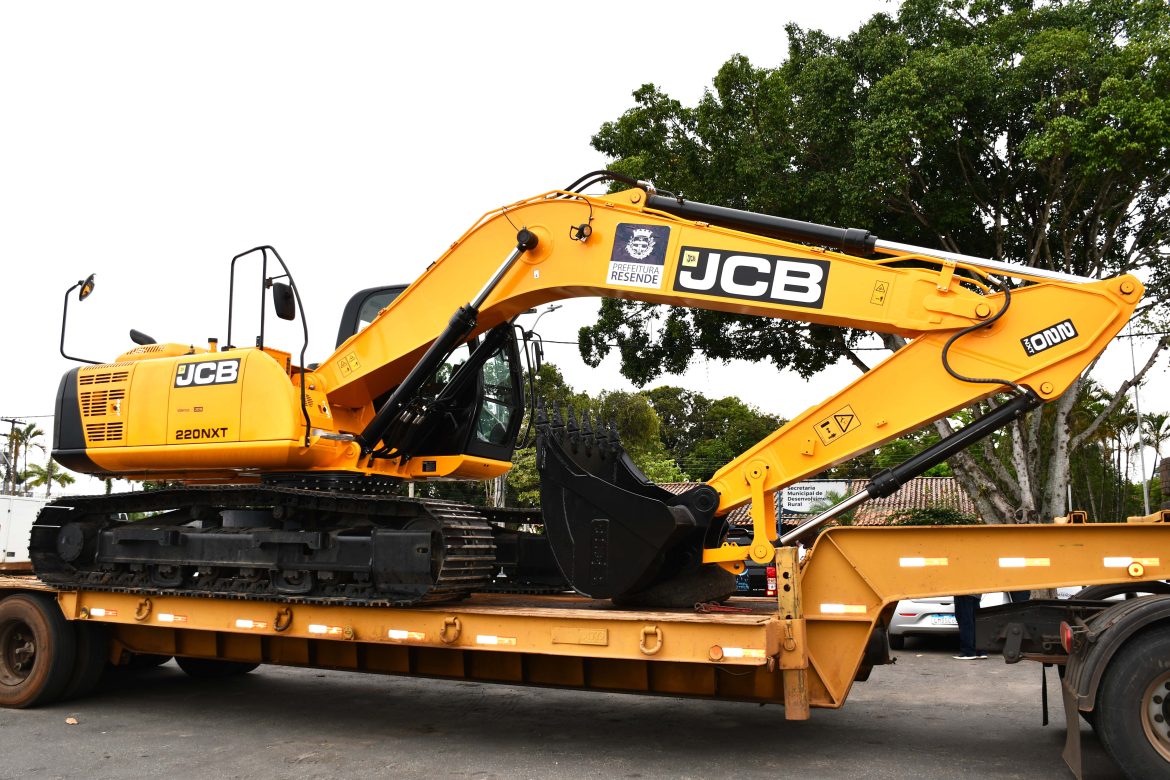 22.cf.res.cidades.nova escavadeira vai reforçar.raimundobrasilpmr