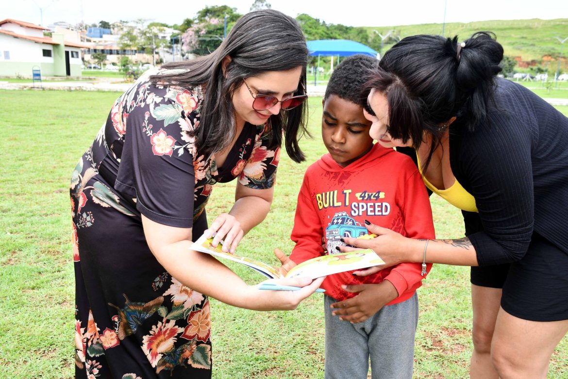 23.cf.res.cidades.resende promove segunda edição do 'livros livres' divulgaÇÃopmr (2)