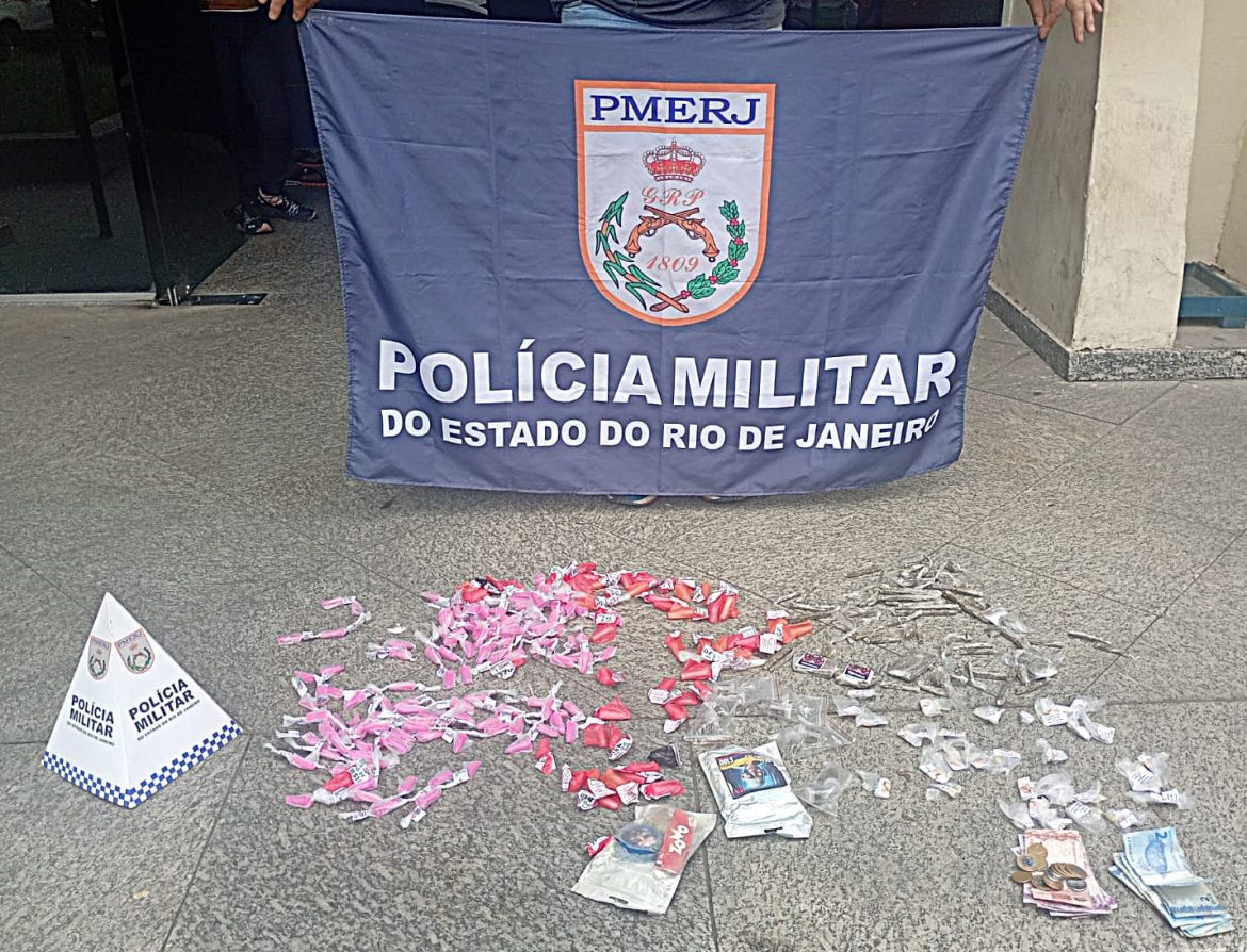 26.cf.res.polÍcia.homem é preso e adolescente apreendido.divulgaÇÃopm