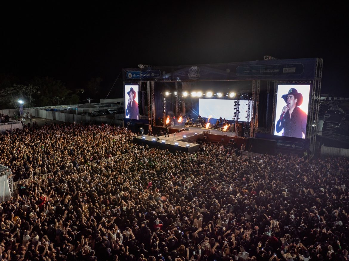 32.cf.res.cidades.23ª expo real bate recorde.2.mais de 40 mil.divulgaÇÃopmpr