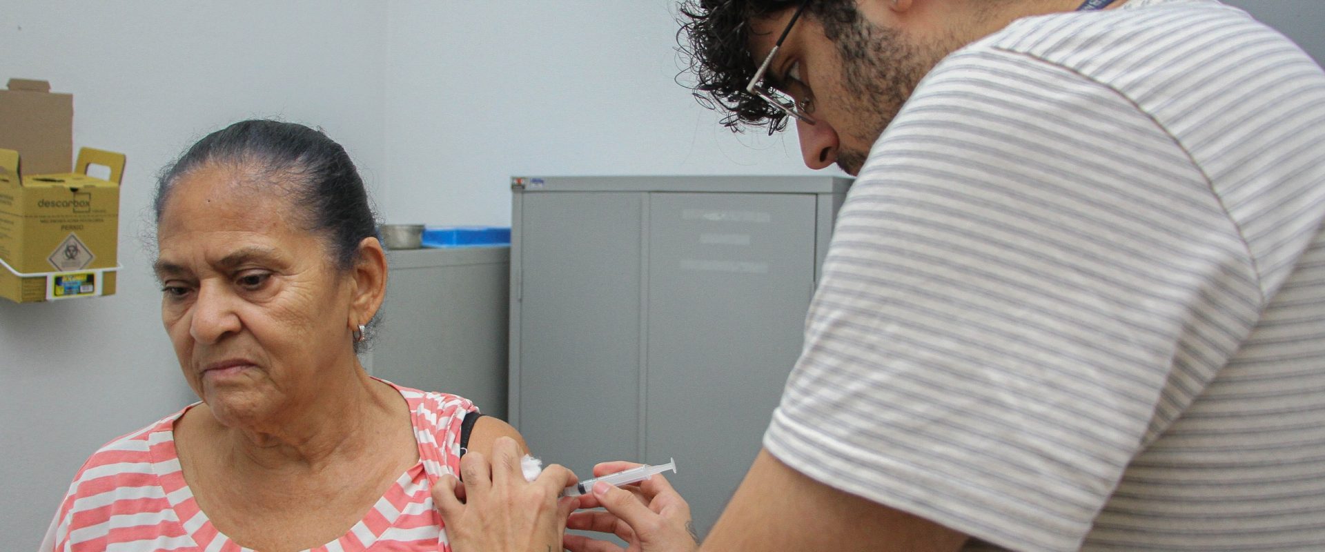 32.cf.res.cidades.barra mansa realiza mutirão de vacinação.chicodeassispmbm