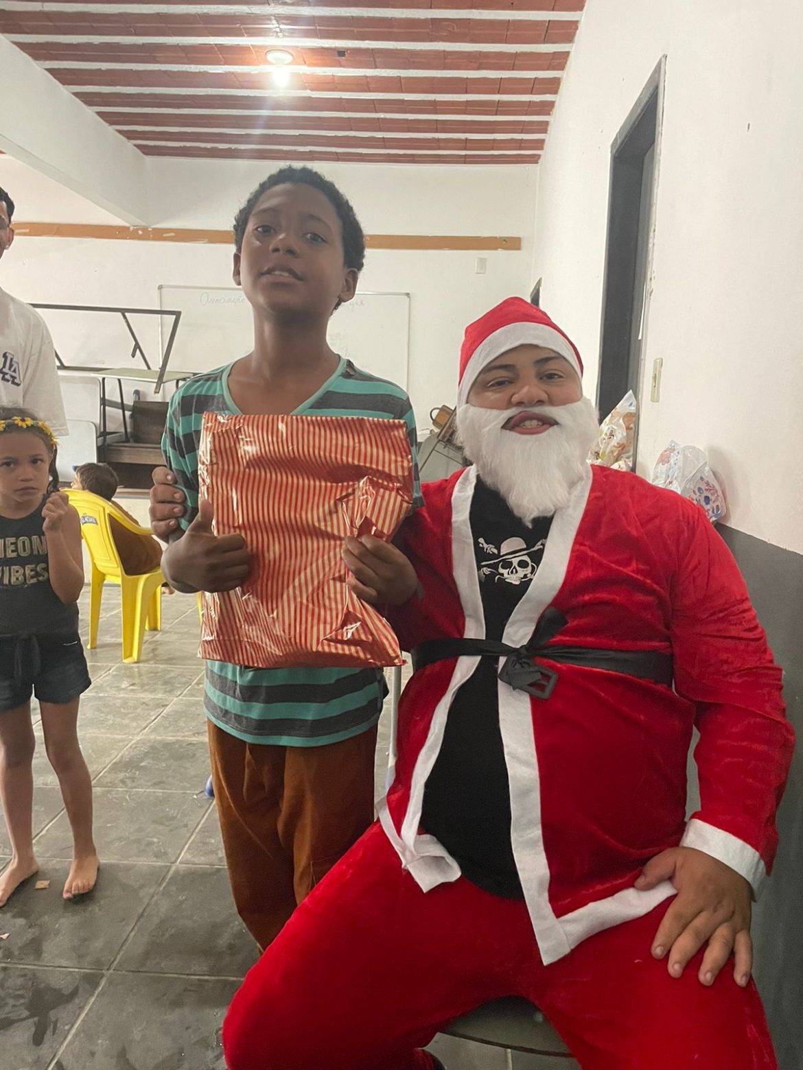 35 cidades projeto ‘entre amigos’ inicia campanha de arrecadação para a realização do natal para crianças carentes –divulgaÇÃo12