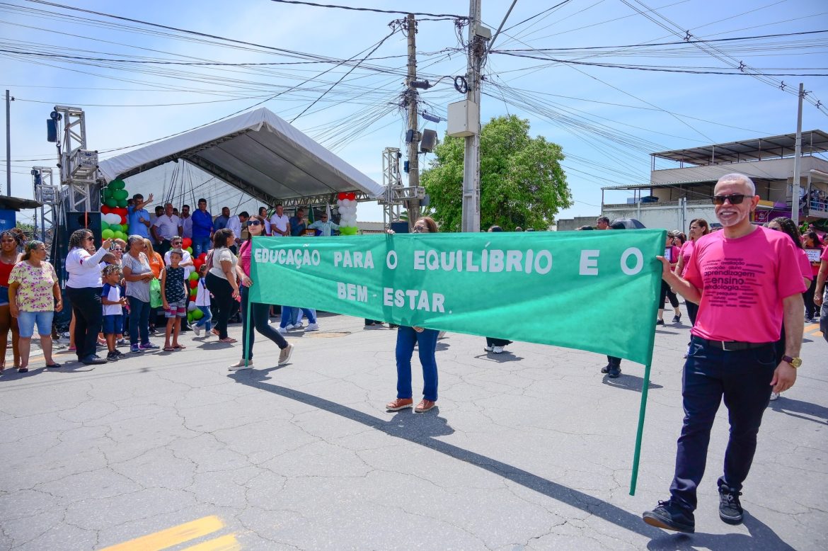 37.cf.res.cidades.desfile dos 30 anos de porto.2.desffile.redessociais
