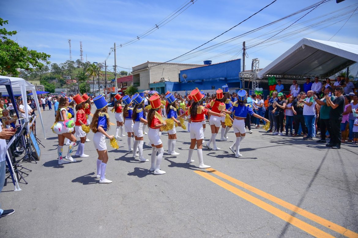 37.cf.res.cidades.desfile dos 30 anos de porto.2.desfile.redessociais (2)