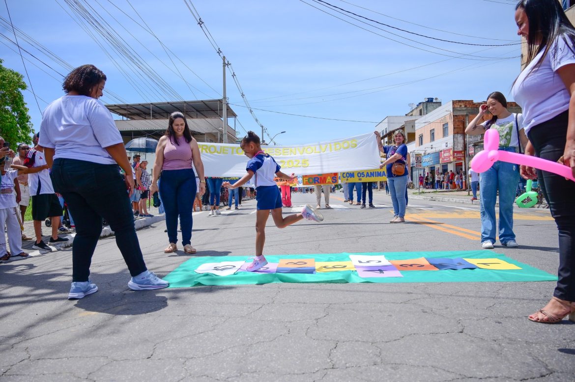 37.cf.res.cidades.desfile dos 30 anos de porto.2.desfile.redessociais (7)
