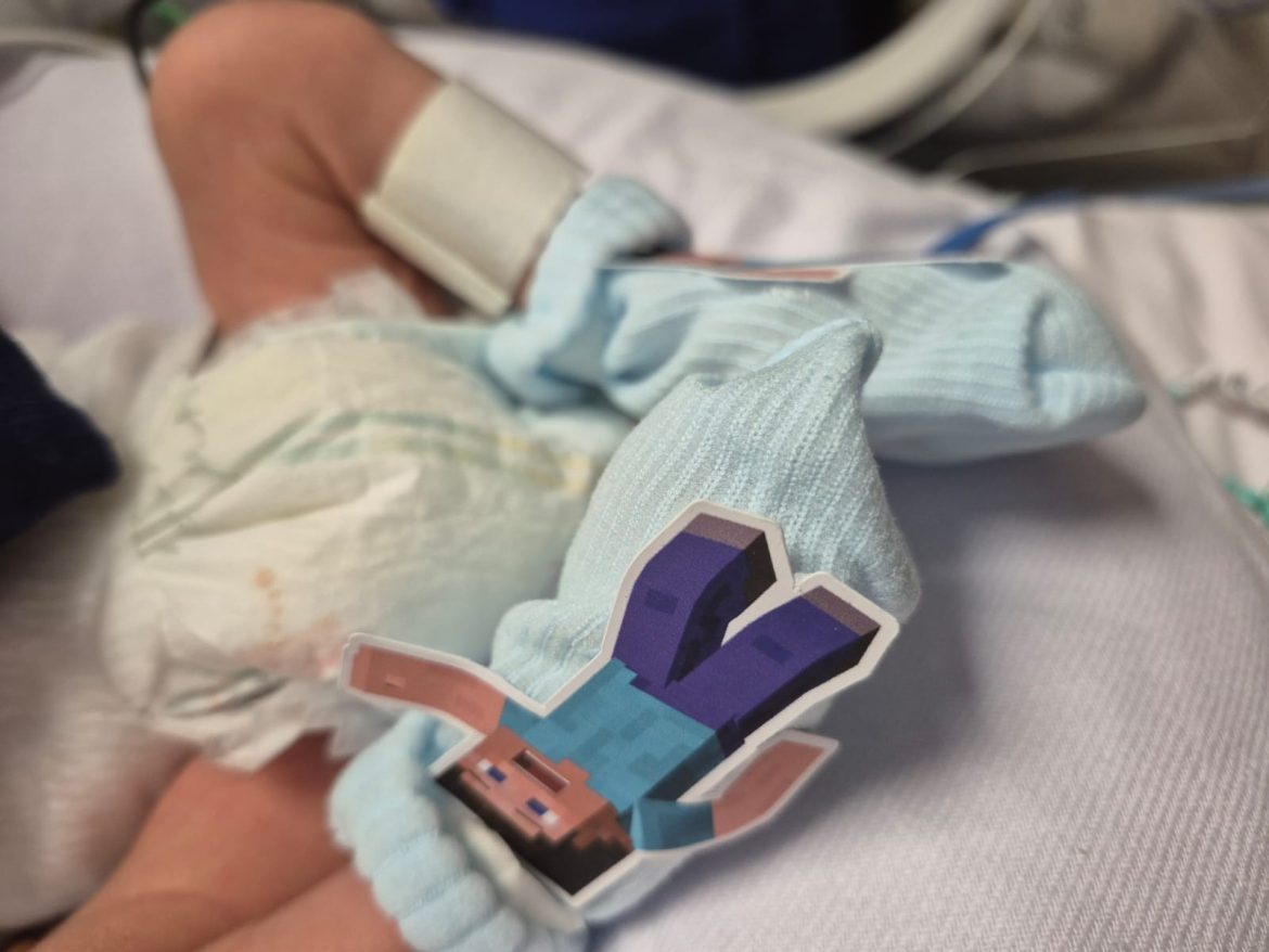 dia da touca e meia maluca leva acolhimento à rotina da uti do hospital unimed volta redonda divulgação dia da touca e meia maluca leva acolhimento à rotina da uti do hospital unimed volta redonda divulgação