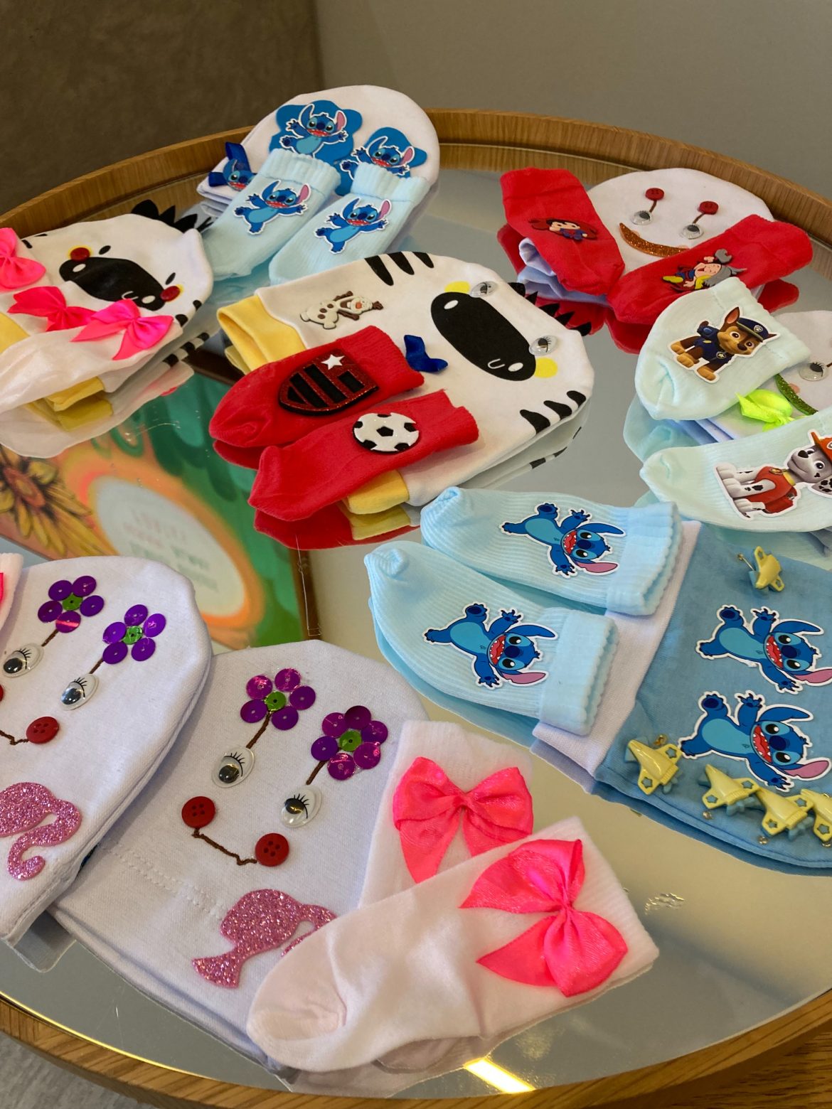 dia da touca e meia maluca leva acolhimento à rotina da uti do hospital unimed volta redonda divulgação1 dia da touca e meia maluca leva acolhimento à rotina da uti do hospital unimed volta redonda divulgação1