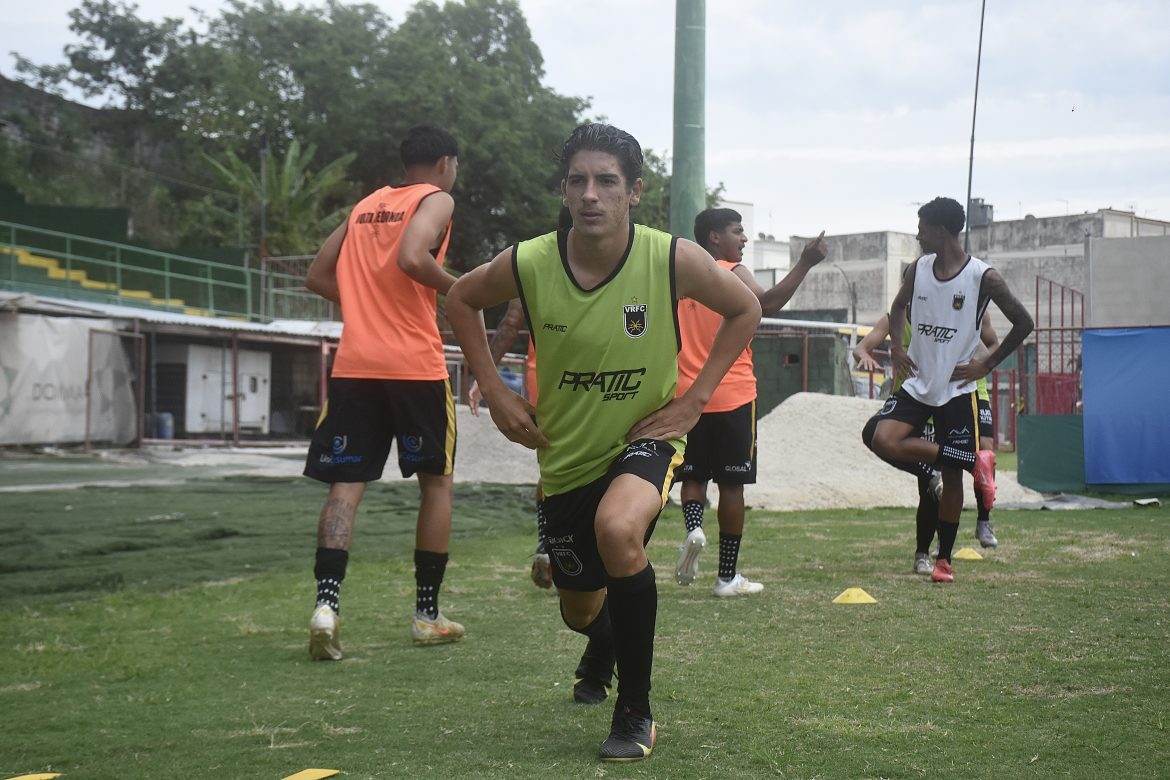 equipe sub 20 do voltaço enfrenta o bangu no jogo de ida da final da taça rio rafaela campos comktvrfc(1)