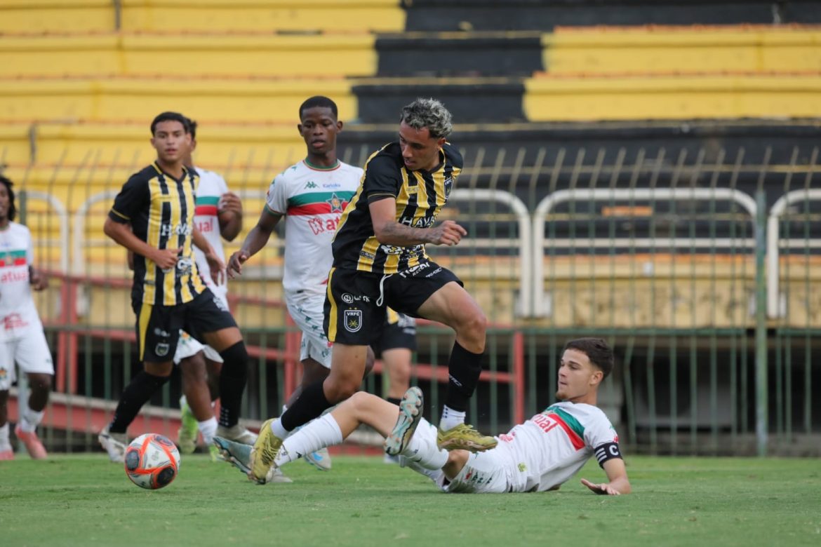 equipe sub 20 do voltaço enfrenta o bangu no jogo de ida da final da taça rio robsongrigore(2)