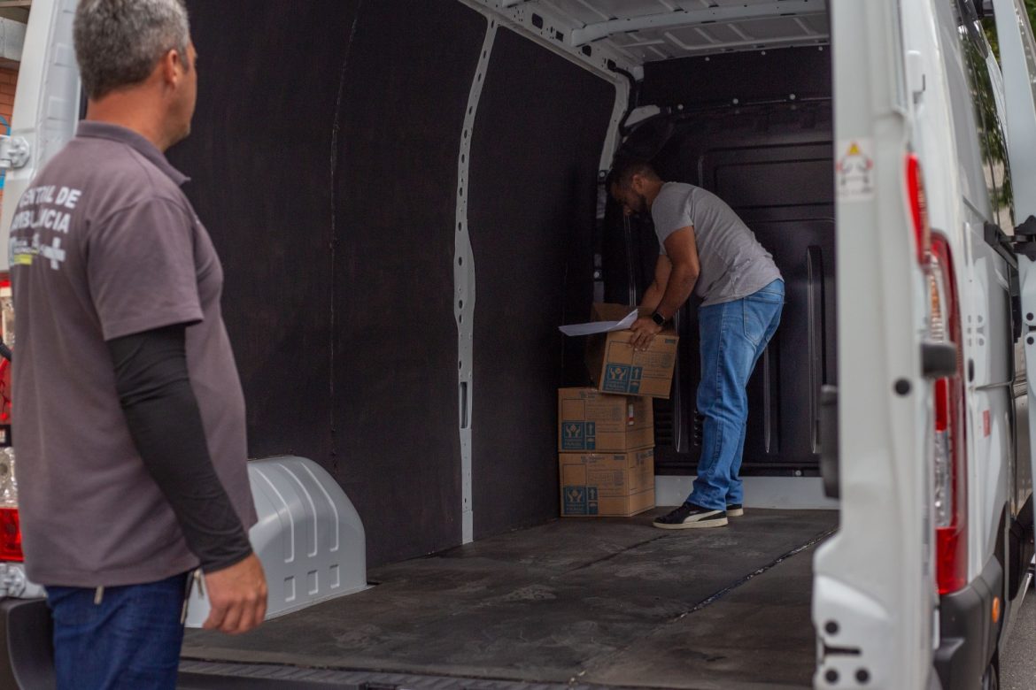 estrutura da saúde de volta redonda ganha reforço com novo veículo para transporte de medicamentos adriana cópio secom1 estrutura da saúde de volta redonda ganha reforço com novo veículo para transporte de medicamentos adriana cópio secom1