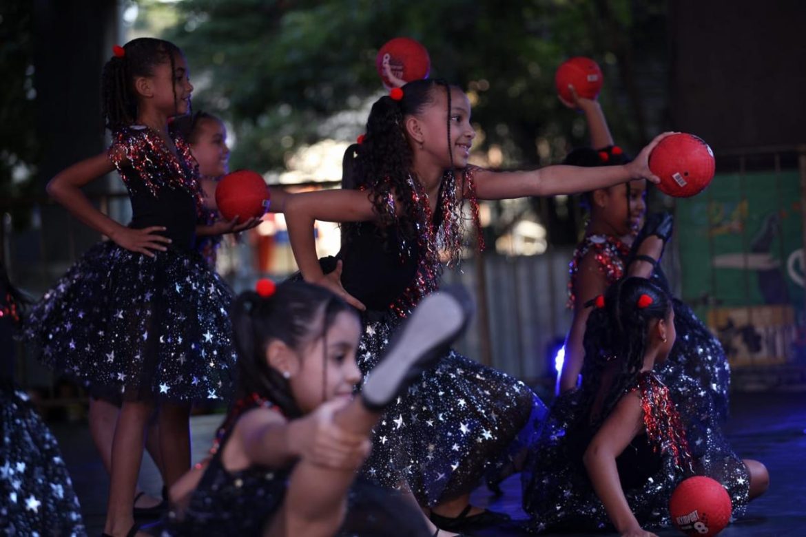fim de semana com espetáculos gratuitos de dança em volta redonda cris oliveira secom11