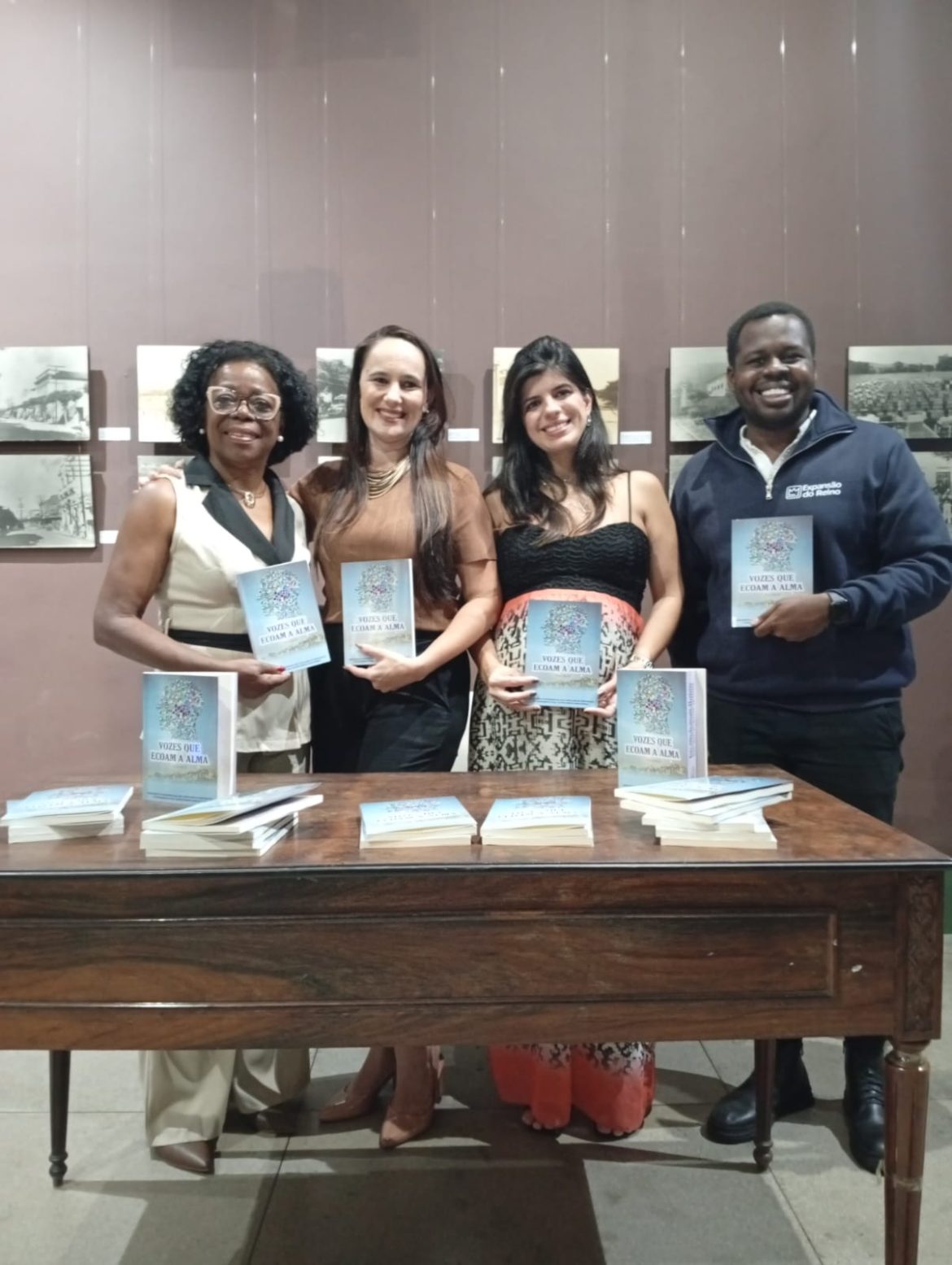 galeria clécio penedo recebe pré lançamento do segundo volume do livro ‘vozes que ecoam a alma’ divulgaÇÃo1