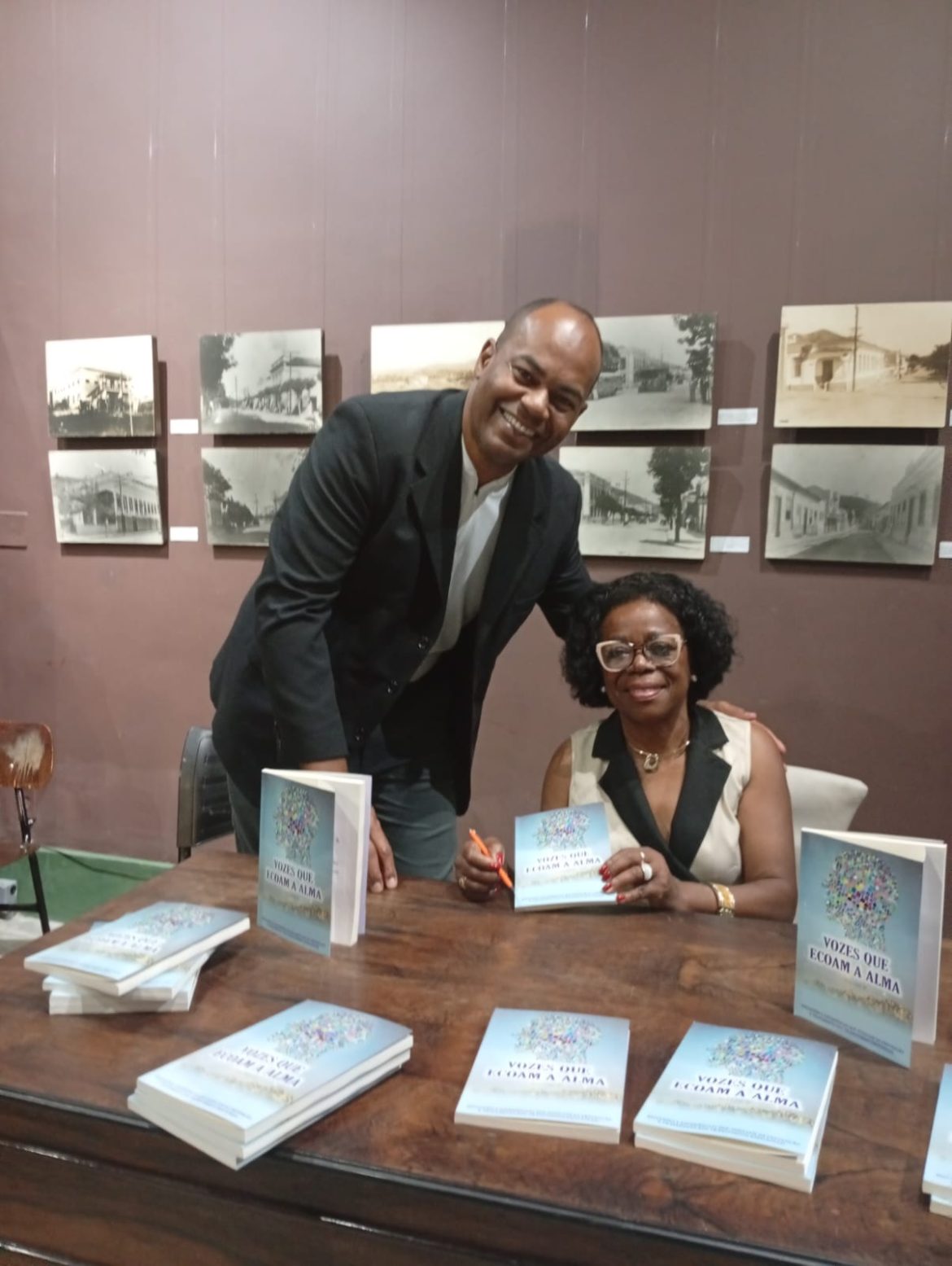 galeria clécio penedo recebe pré lançamento do segundo volume do livro ‘vozes que ecoam a alma’ divulgaÇÃo11