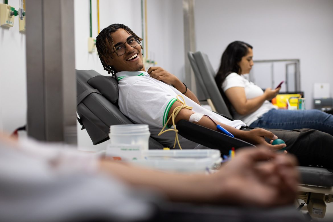 hemonúcleo de volta redonda recebe doação de 19 alunos do ifrj no dia nacional do doador voluntário de sangue cris oliveira secom11