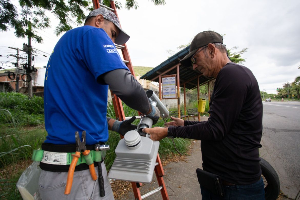 mais de 120 lampadas tricadas cris oliveira secom1 mais de 120 lampadas tricadas cris oliveira secom1