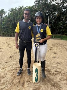 ouro para aluna de vr na ix etapa estadual de hipismo divulgação pmvr