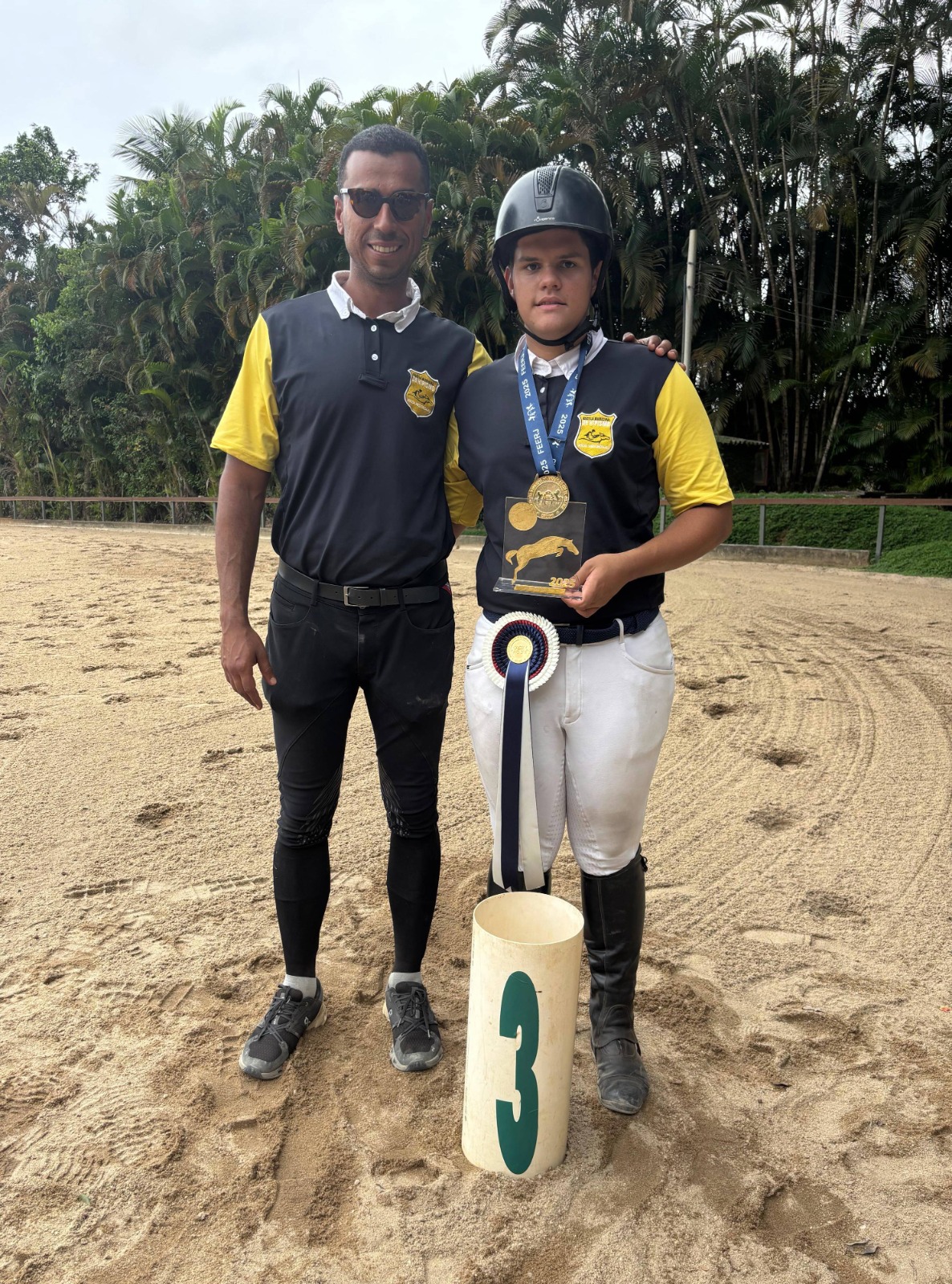 ouro para aluna de vr na ix etapa estadual de hipismo divulgação pmvr