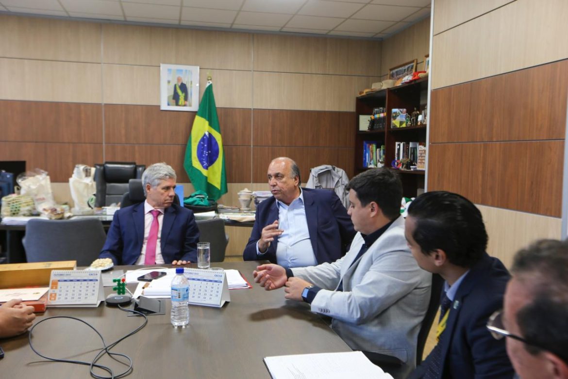 prefeito pezão busca em brasília novos recursos e projetos para piraí divulgação