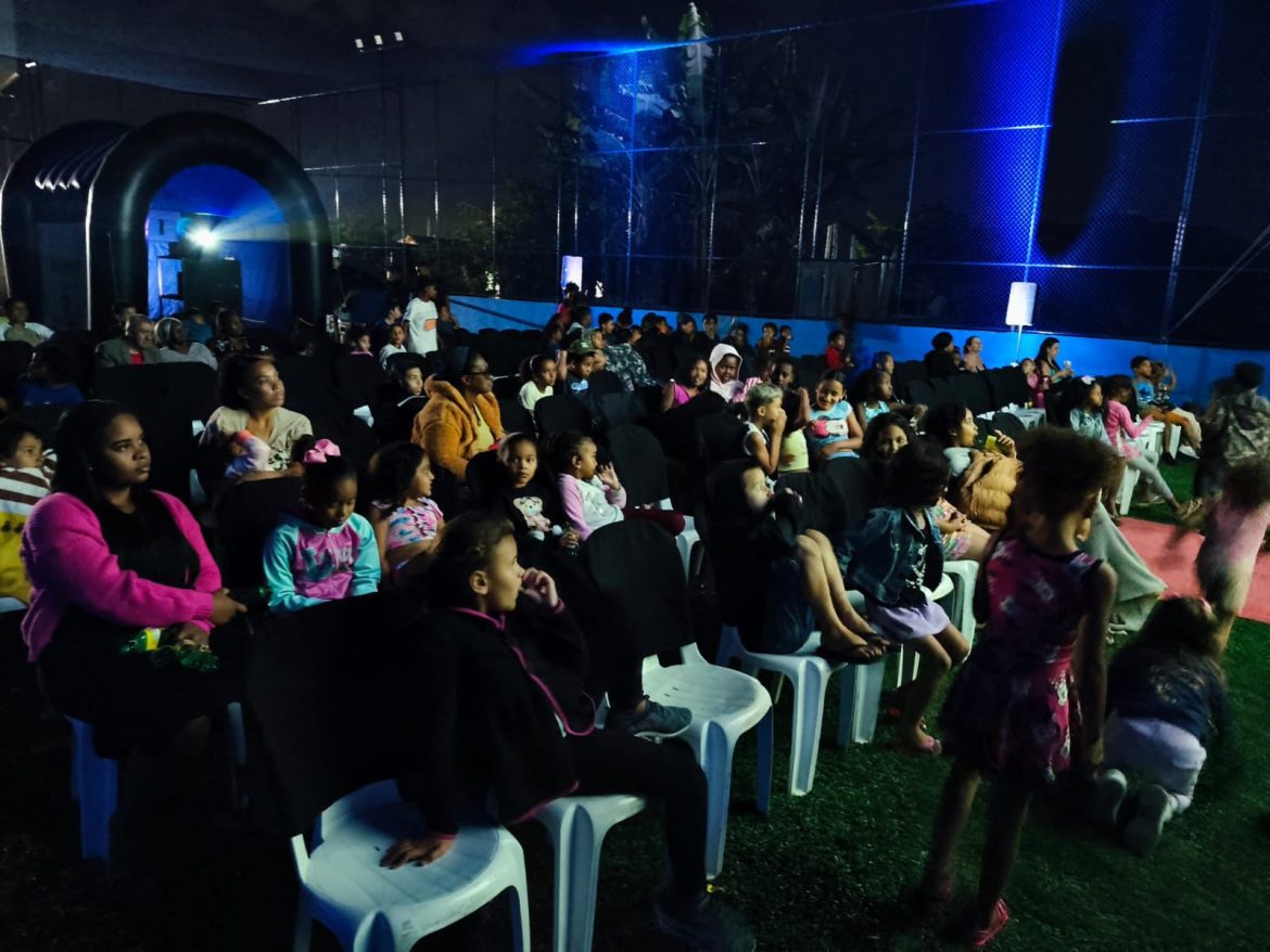 projeto cinema itinerante leva sessões gratuitas aos bairros de barra mansaleandro tavares1111 projeto cinema itinerante leva sessões gratuitas aos bairros de barra mansaleandro tavares1111