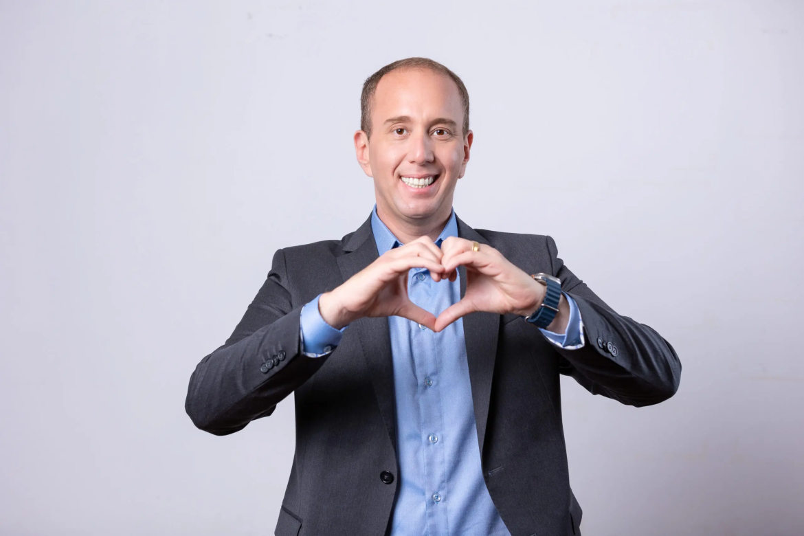 rodrigo manga divulgacao scaled.jpg