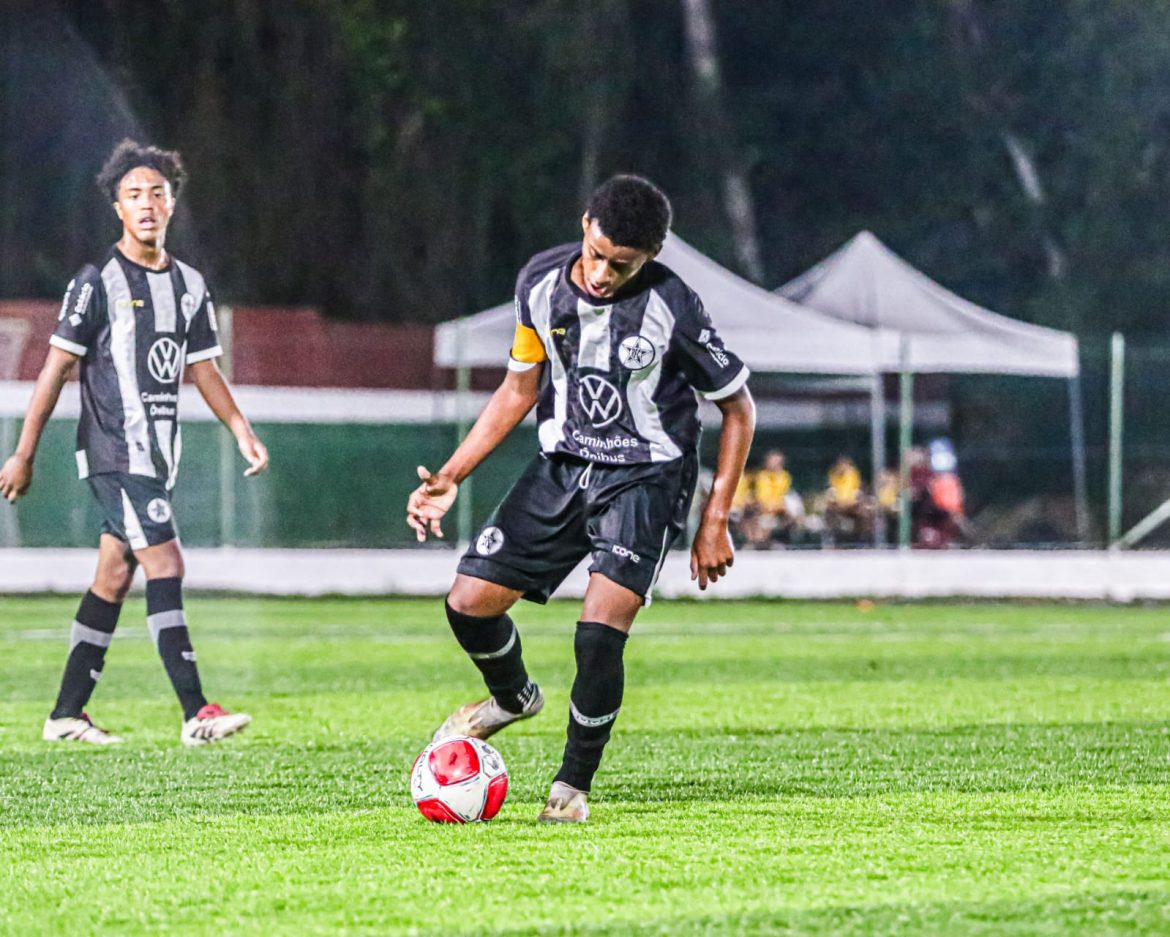 20.cf.res.esportes.cria da pelé academia.1.jefferson.divulgaÇÃorfc