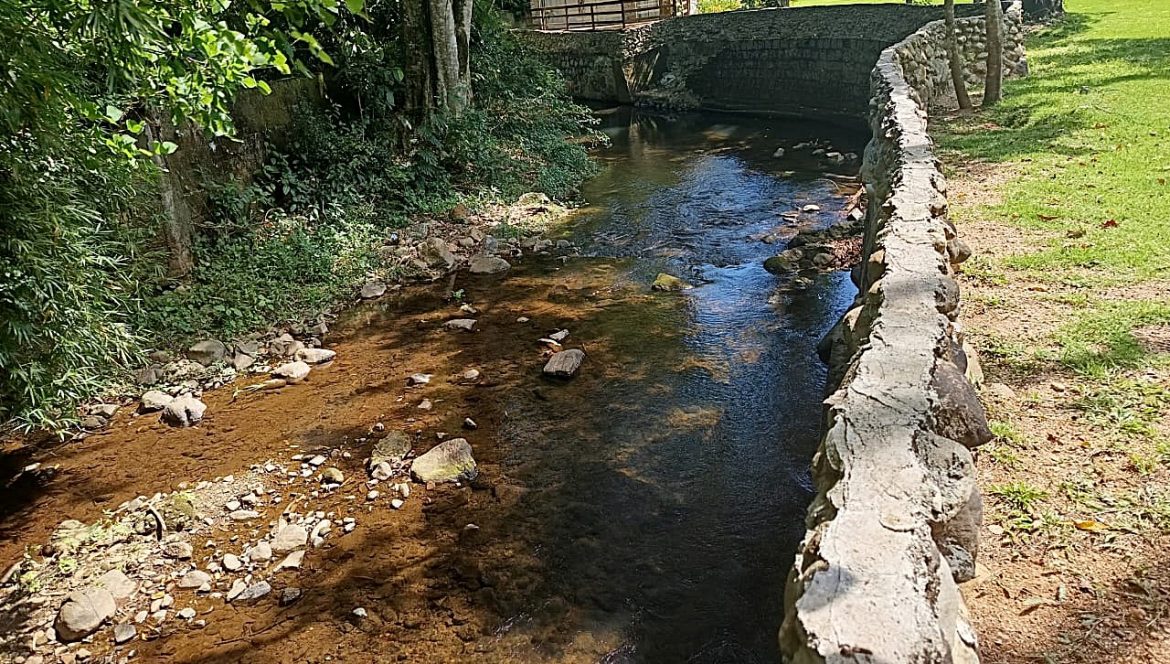 20.cf.res.polÍcia.upam flagra construção irregular em hotel.divulgaÇÃo