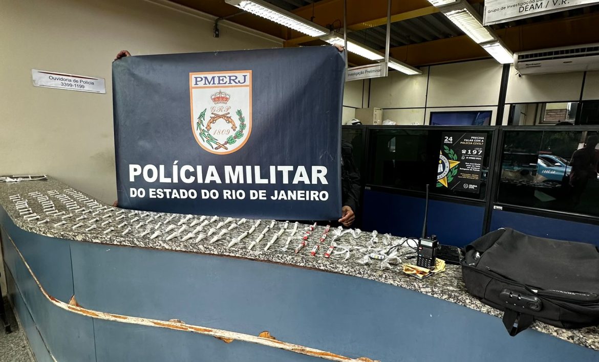 25 trio é detido em operação do 28º bpm sob suspeita de envolvimento com tráfico de drogas divulgação