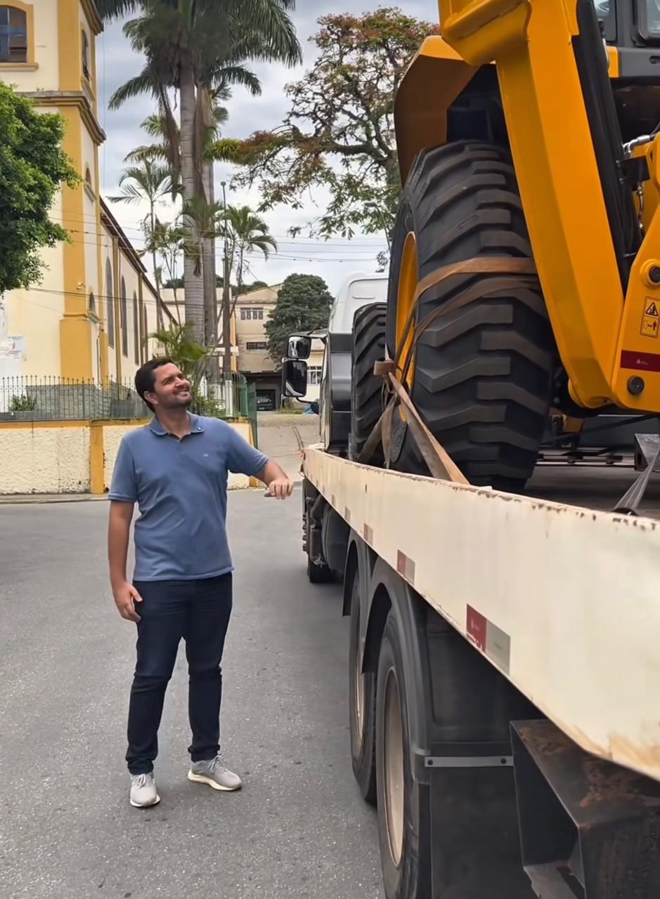 25.cf.res.cidades.kaio márcio anuncia compra de duas.1.prefeito kaio.redessociais