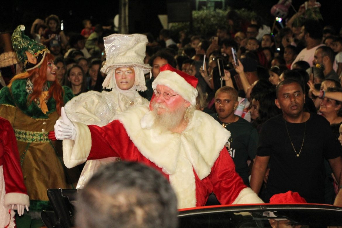 27.cf.res.cidades.penedo recebe ‘parada de natal’.1.parada.divulgaÇÃopmi