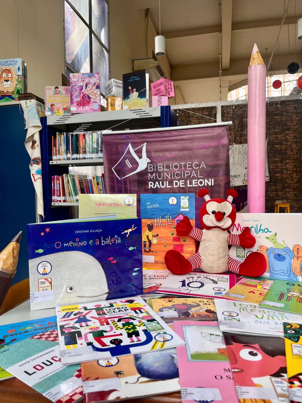 28 cidades bibliotecas municipais recebem 1,8 mil novos livros infantis divulgação secom11 28 cidades bibliotecas municipais recebem 1,8 mil novos livros infantis divulgação secom11