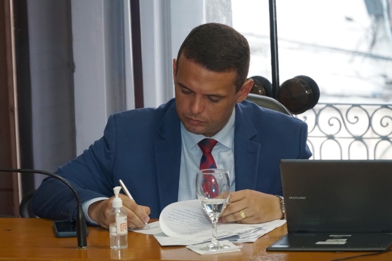 28 polÍtica câmara de vereadores paga 13º e anuncia depósito do salário de dezembro antes do natal divulgaÇÃo11 28 polÍtica câmara de vereadores paga 13º e anuncia depósito do salário de dezembro antes do natal divulgaÇÃo11