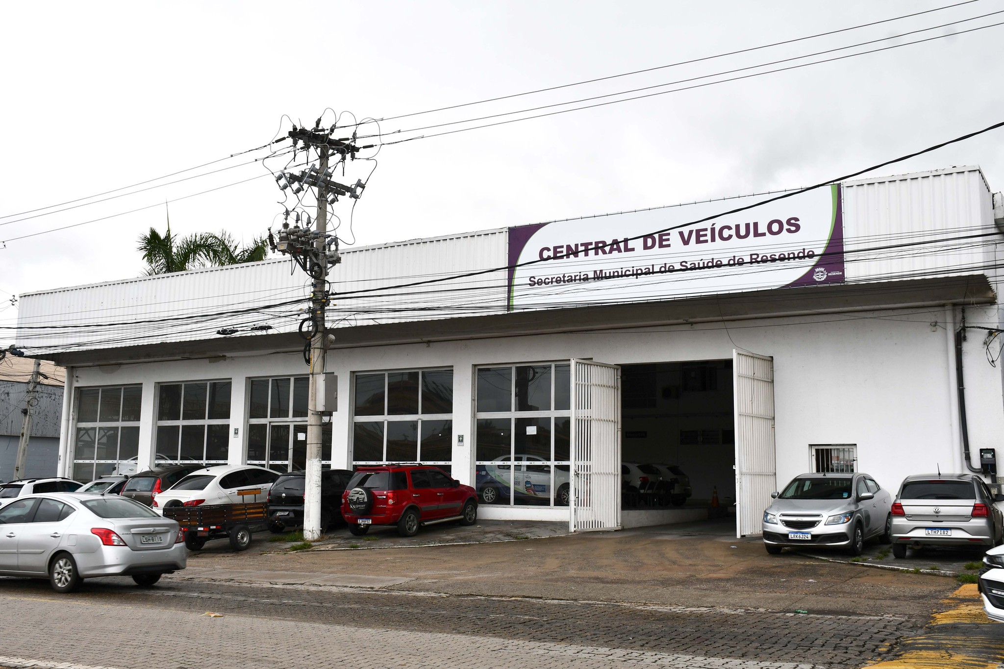 28.cf.res.polÍtica.prefeitura de resende renova frota.2.novacentral.divulgaÇÃopmr