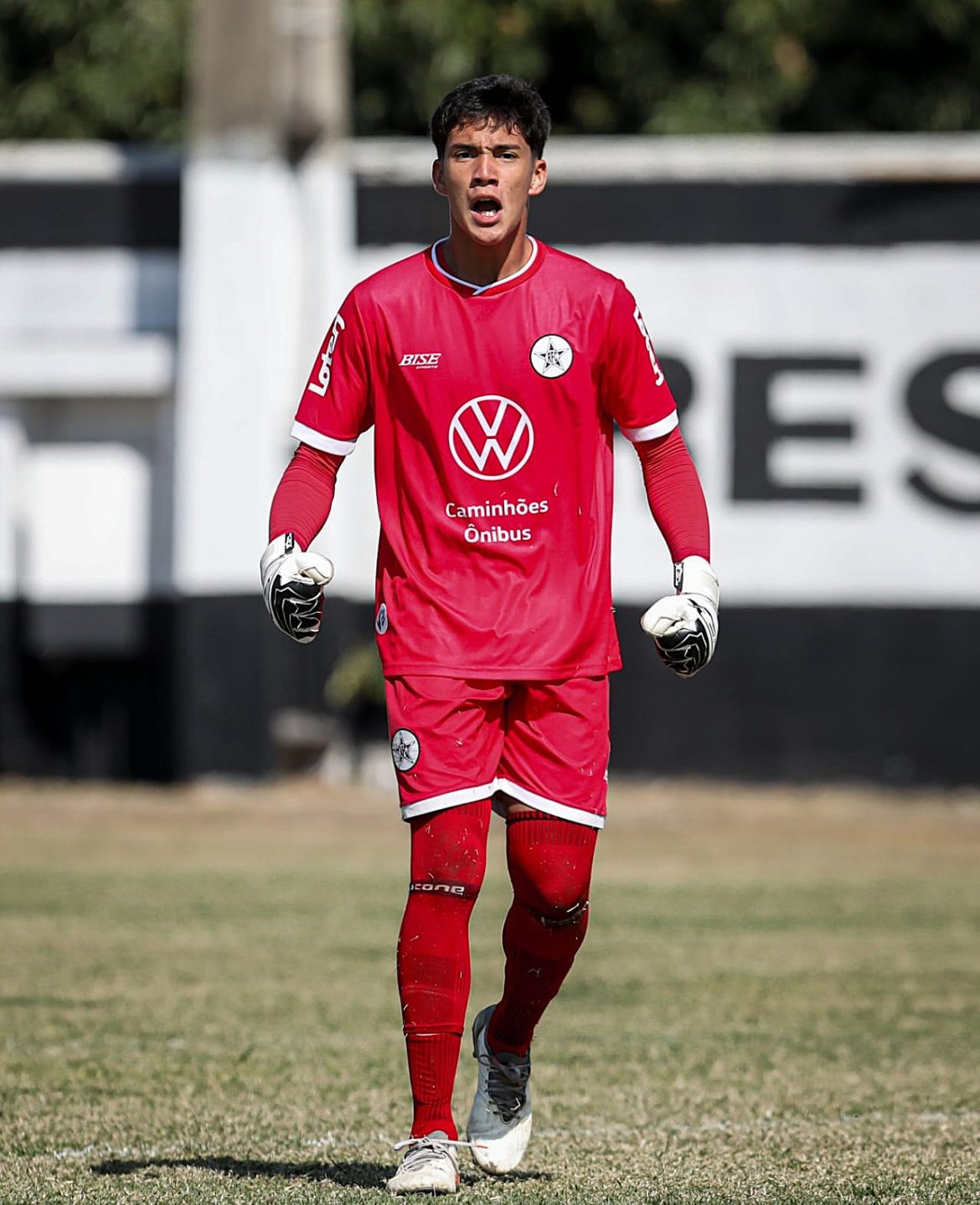 32.cf.res.esportes.goleiro artur alves deixa o resende.raphaeltorresrfc