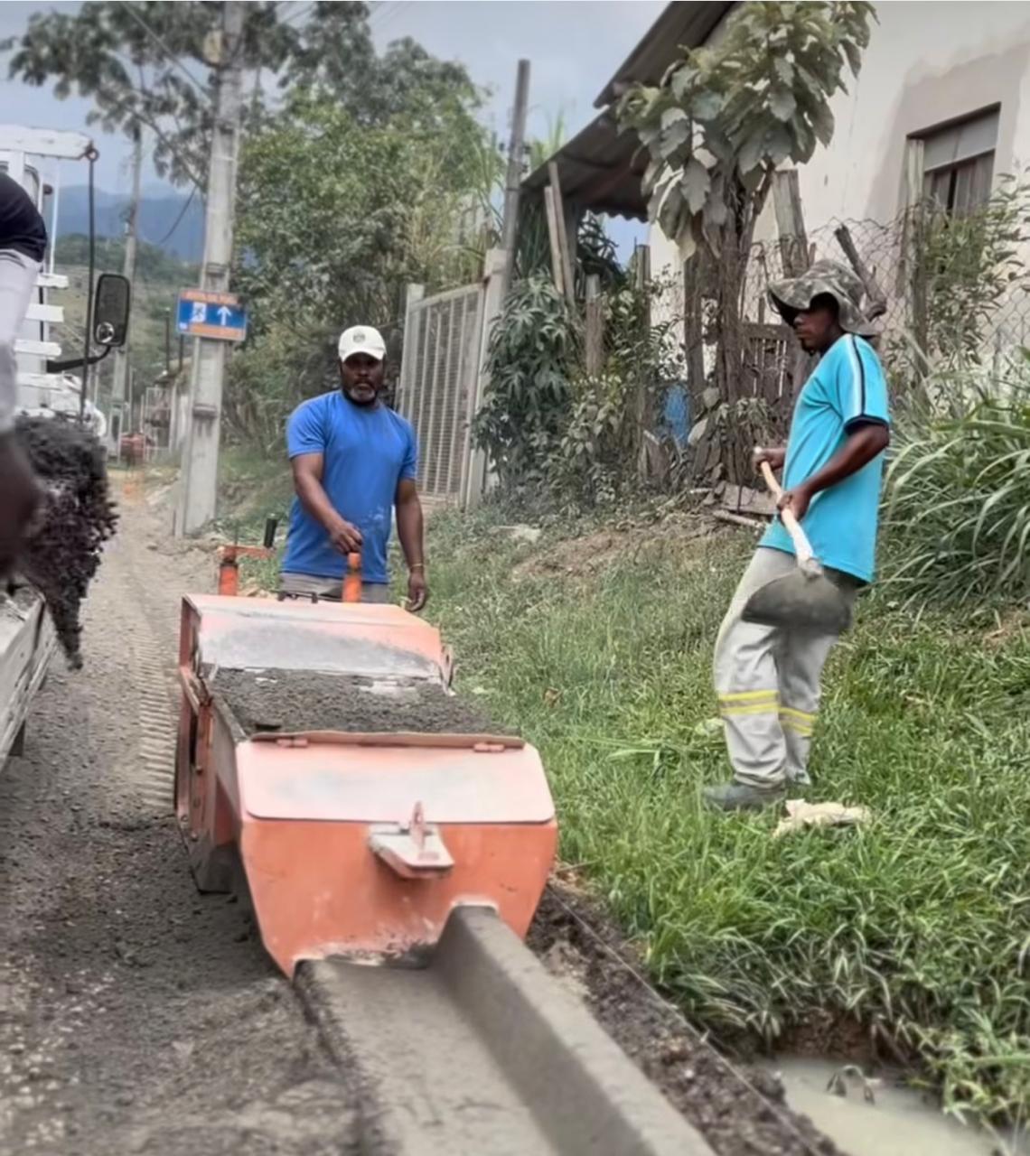 34.cf.res.cidades.prefeitura executa drenagem.2.equipes.redessociais