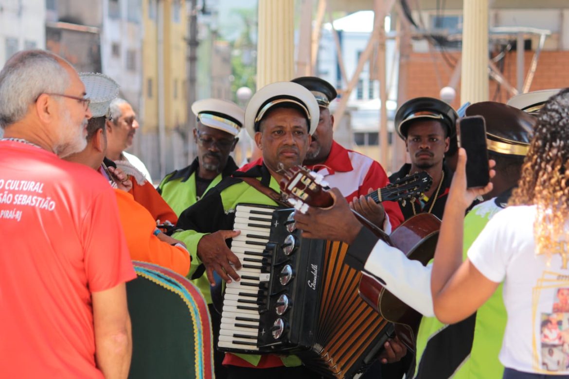 36.cf.res.cidades.folias de reis iniciam jornadas.1.ajustes.joÃovitordiaspmbp