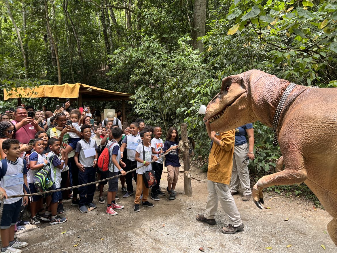 37 cidades pinheiral leva estudantes premiados a visita pedagógica no terra dos dinos divulgaÇÃo