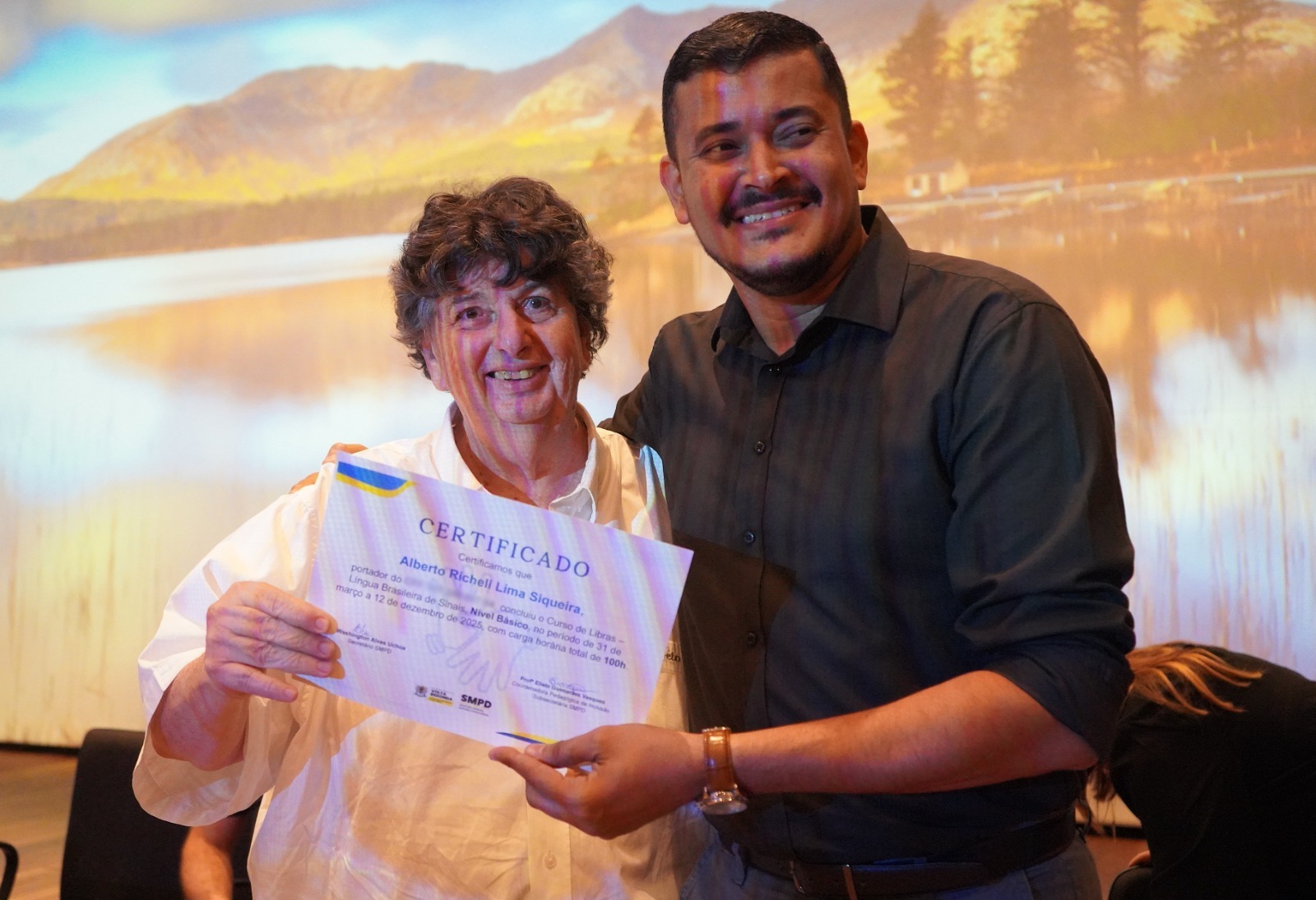 50.cf.res.cidades.formatura do curso de libras.1.neto.geraldogonÇalvespmvr