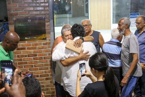 56.cf.res.cidades.neto entrega praça revitalizada.1.neto.adrianacÓpiopmvr