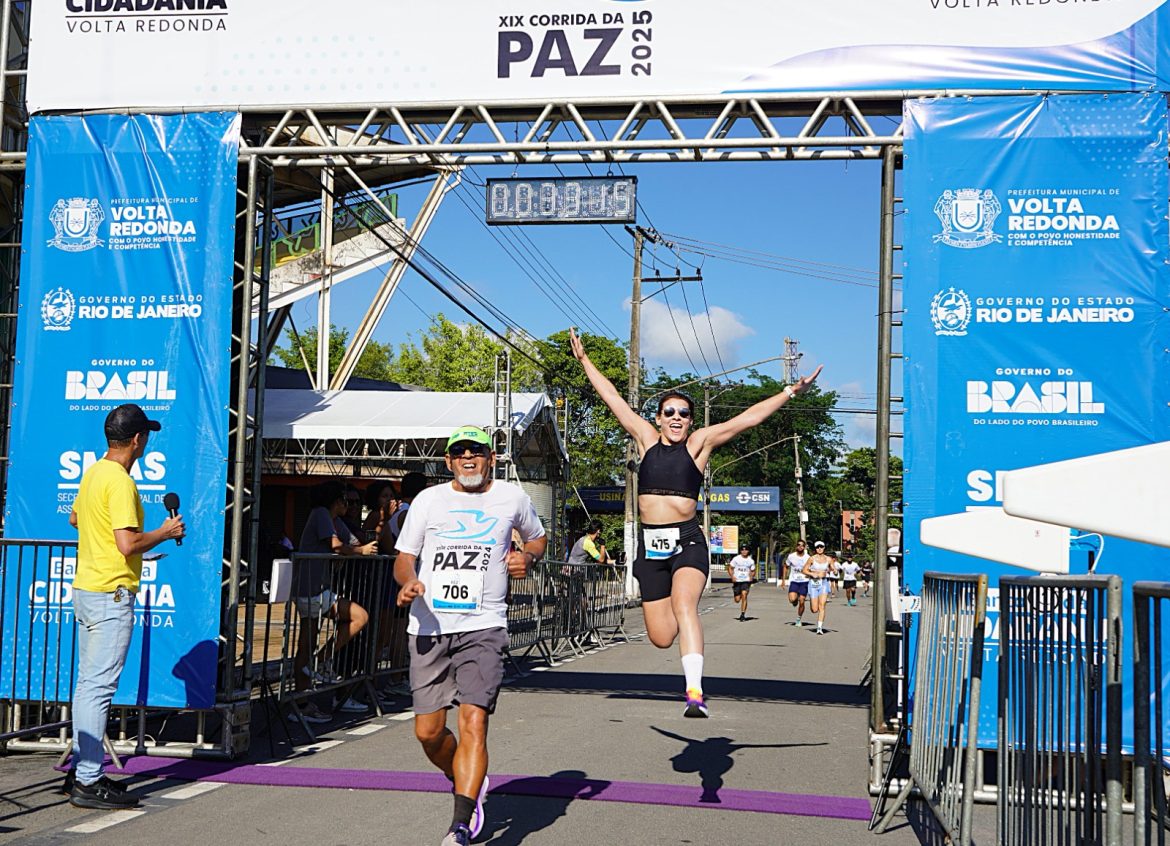 corrida da paz mobiliza volta redonda e arrecada cerca de três toneladas de alimentos geraldo henrique secom geraldo henrique1