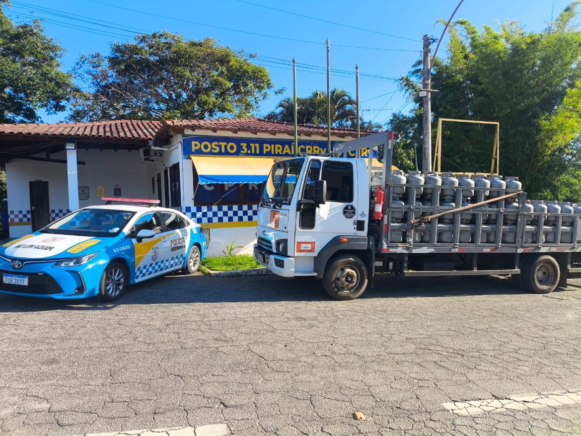 cprv apreende caminhão com carga irregular de gás em piraí divulgação