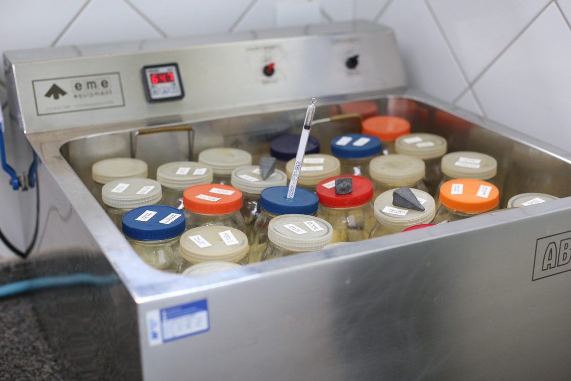 importância do banco de leite de volta redonda é destacada por mãe de prematuros adriana cópio secom11 importância do banco de leite de volta redonda é destacada por mãe de prematuros adriana cópio secom11