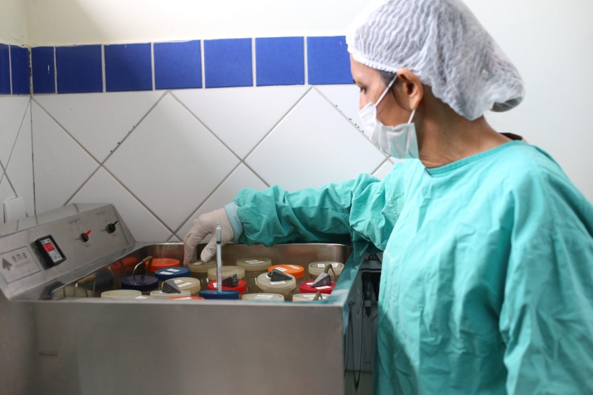 importância do banco de leite de volta redonda é destacada por mãe de prematuros adriana cópio secom111 importância do banco de leite de volta redonda é destacada por mãe de prematuros adriana cópio secom111