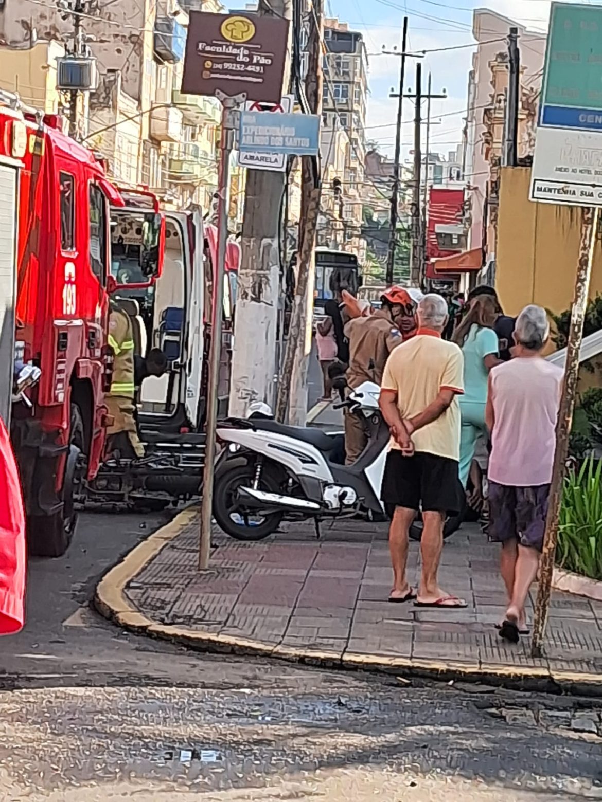motociclista fica ferido em colisão com carro na avenida nilo peçanha, em valença divulgação