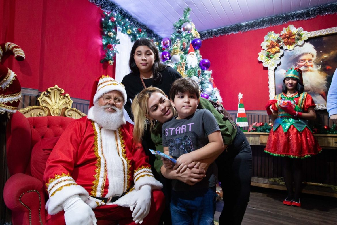 natal inclusivo leva crianças com deficiência à casinha do papai noel em volta redonda cris oliveira secom 1