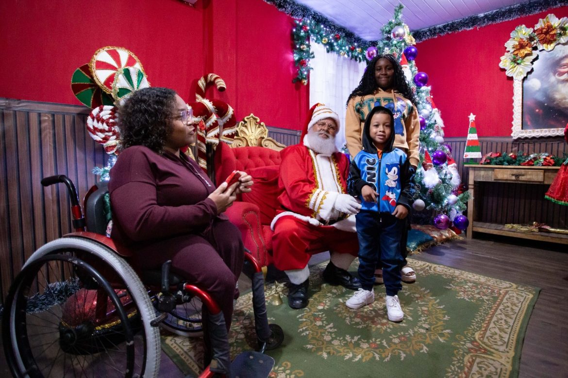 natal inclusivo leva crianças com deficiência à casinha do papai noel em volta redonda cris oliveira secom1111