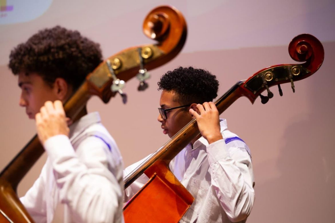 notas concerto natalino lota teatro em volta redonda cris oliveira secom11 notas concerto natalino lota teatro em volta redonda cris oliveira secom11