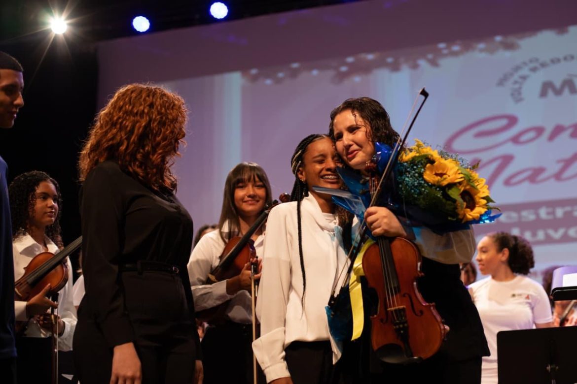 notas concerto natalino lota teatro em volta redonda cris oliveira secom12 notas concerto natalino lota teatro em volta redonda cris oliveira secom12