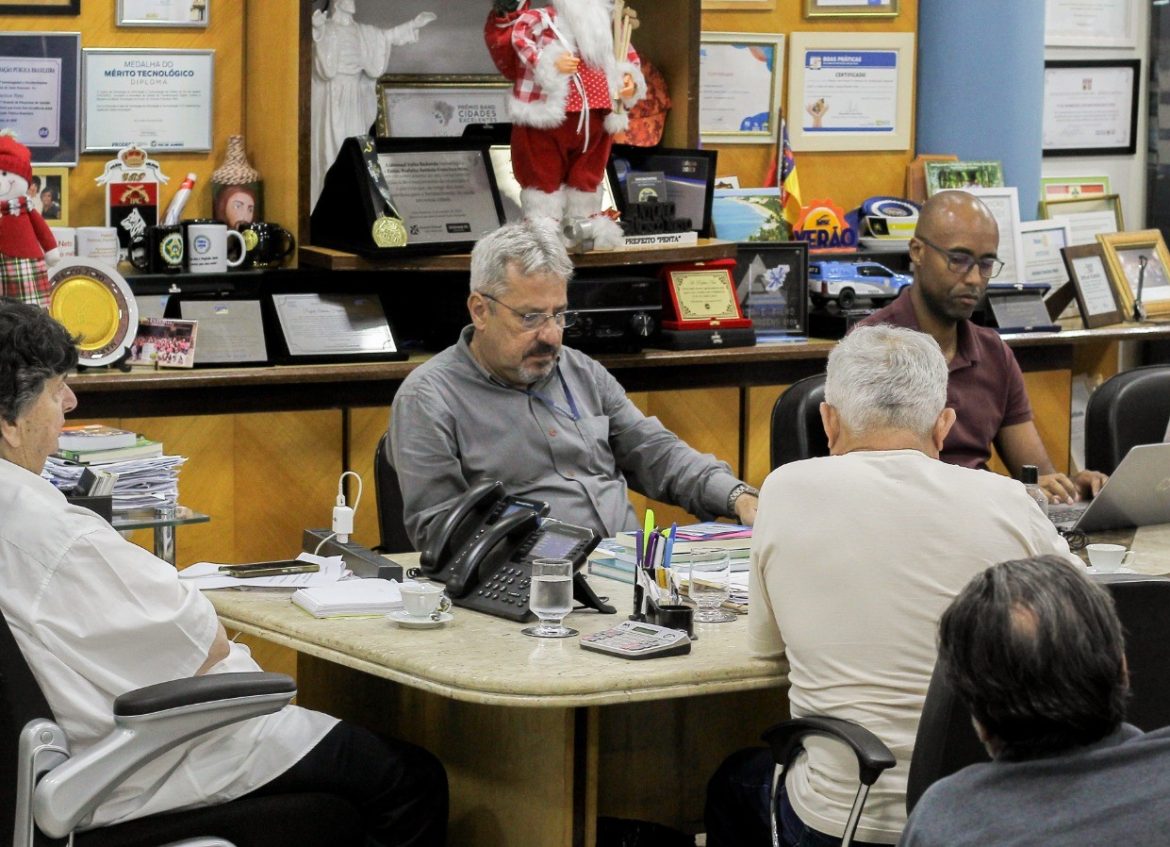 prefeito neto acena com alinhamento com estado ao receber proposta de centro agropecuário regional adriana cópio secom1