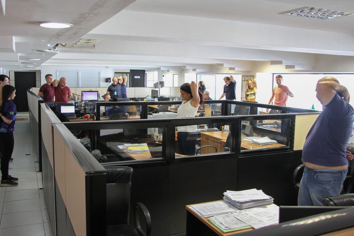 prefeitura de barra mansa incentiva saúde no trabalho com ginástica laboral chico de assis1