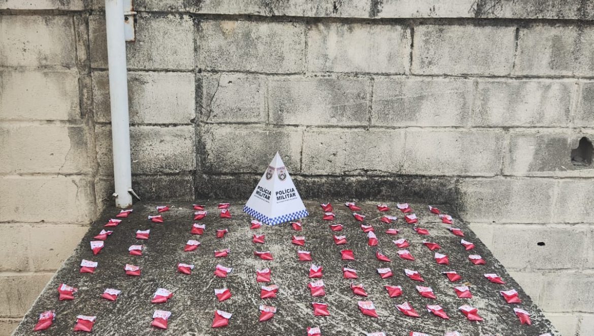 20 c polÍcia polícia militar apreende material entorpecente no município após denúncia divulgação